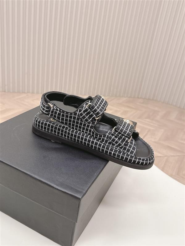 2025112818443845 280